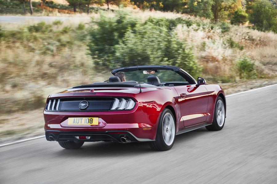  Ford Mustang EcoBoost Convertible 2017 года  (EU) (фото 7 из 32)